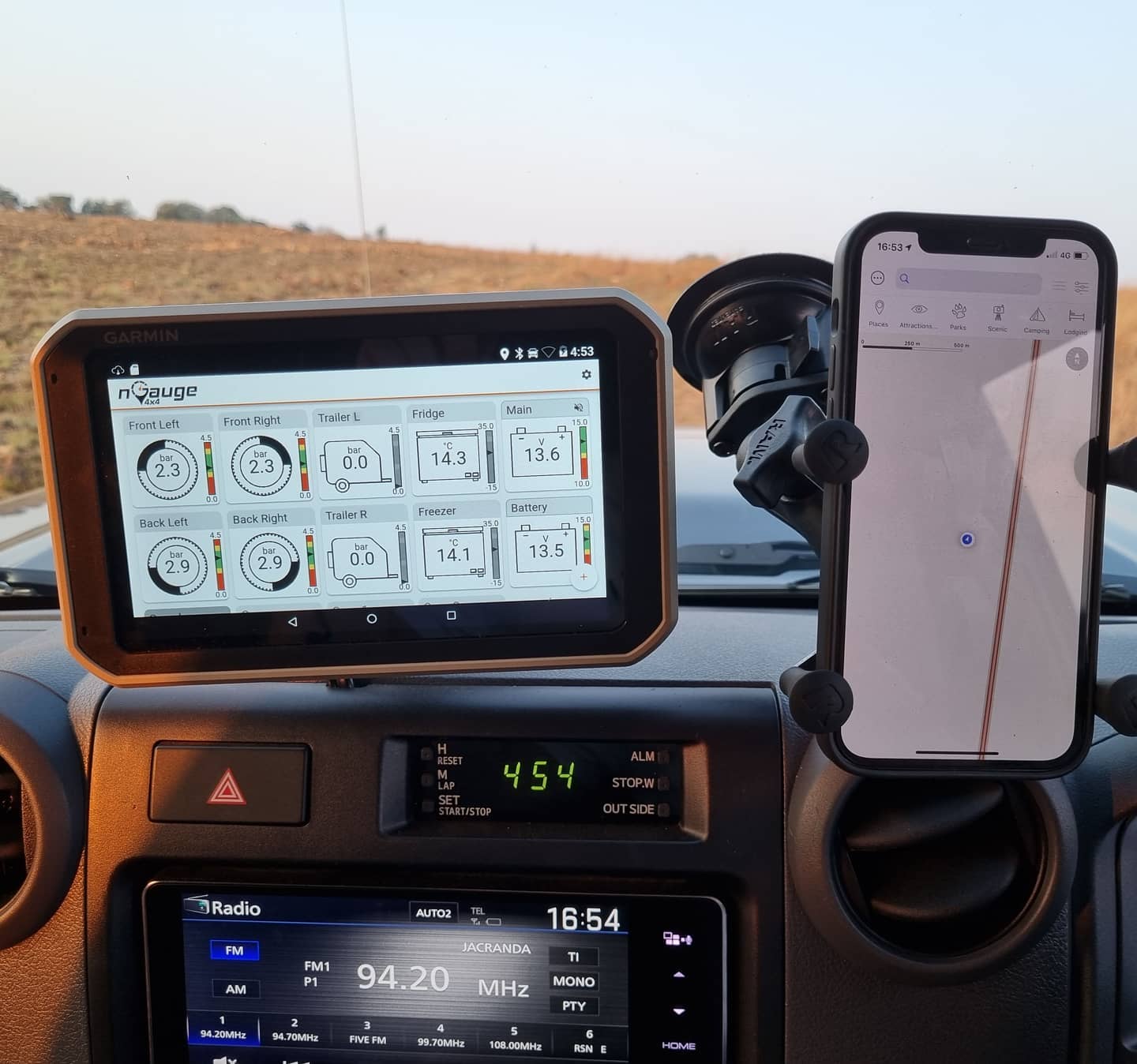 nGauge 4x4 on Garmin Overlander